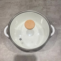 ホーロー鍋　ニトリ　20センチの画像