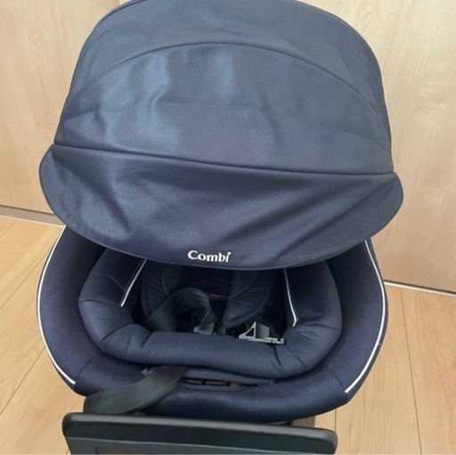 【お譲り先決定しました】コンビ　回転式　isofix チャイルドシート　ネルーム  NF800