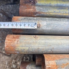 中古　単管パイプ　ピン付き　肉厚2.4mm 直径48.6mm 鉄パイプ　5m,4m ,3m，2.5m,1m各サイズ在庫多数がありの画像
