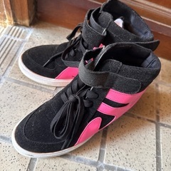 厚底スニーカーの画像