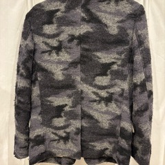 【2/2 19:00〜22:00引取りに来てくださる方限定無料】 PAZZO 迷彩柄 テーラードジャケットの画像
