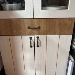 2/24 15　食器棚の画像