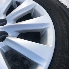 トヨタ純正アルミ＋スタッドレスタイヤの画像