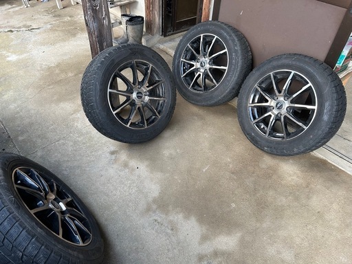 205/60 R16スノータイヤセット