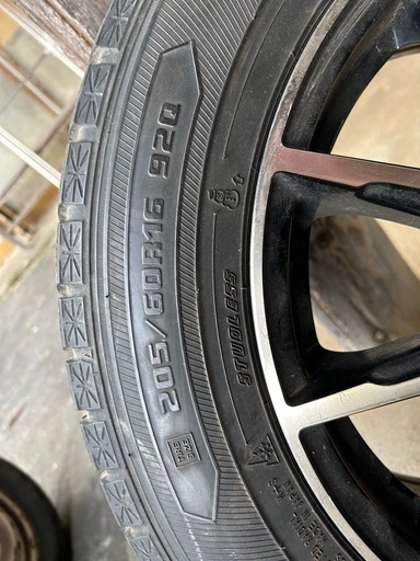 205/60 R16スノータイヤセット