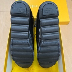 ヒルズアベニュー　スニーカー23.5cmの画像