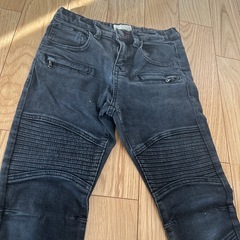 ZARA ズボン　140サイズの画像