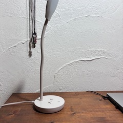 ニトリ　スマホが置けるデスクライト■動作確認OK＊ドンキホーテそば「もみほぐしココラク」さんの横でお渡し＊の画像