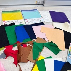 手芸本RUKOのフェルトのスイーツとフェルト、布、レースセットの画像