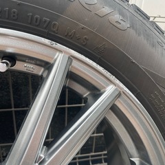 スタッドレスタイヤの画像