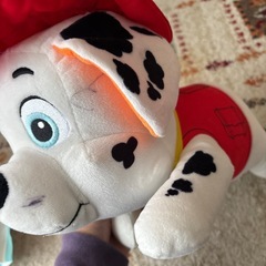 大きい犬のぬいぐるみの画像