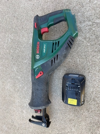 BOSCH バッテリーのこぎり