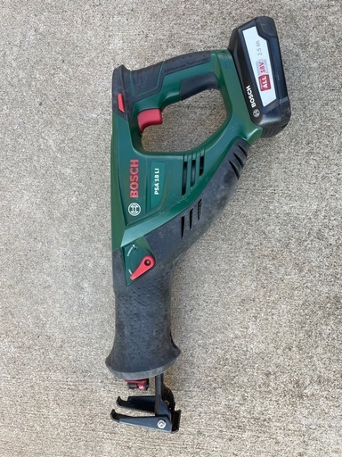 BOSCH バッテリーのこぎり