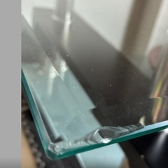 ガラステーブル＆洗濯済みのピッタリサイズのラグ（横長で収納あり）の画像