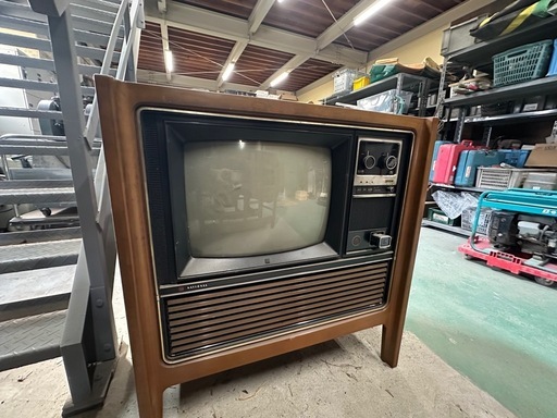 ナショナルカラーテレビ⭐︎レトロな飾り (山崎歩) 五位堂のテレビ