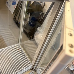 冷蔵ショーケース サンデン タテ型タイプAGV-G390Xの画像