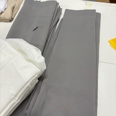 11未使用品　 2箇所破損 AIFY カーテン　4枚セット　1級遮光　100×丈200cm　レースカーテン付き ドレープカーテンの画像