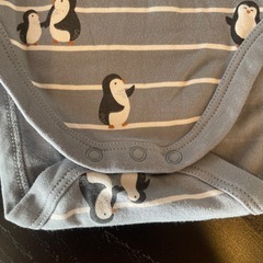 ペンギン柄ロンパース 74CMの画像