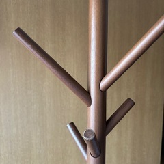 木製ハンガーラックの画像