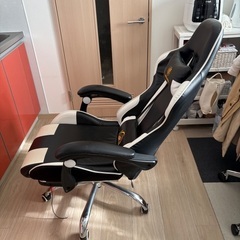 【LUCKRACER】ゲーミングチェアの画像