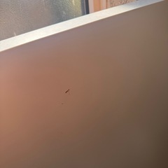 IKEAの白い机の画像