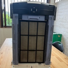 ダイキンの加湿空気清浄機（ストリーマ）の画像