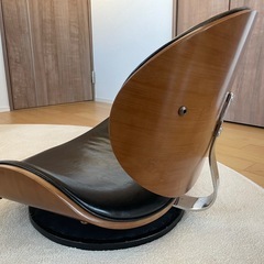 回転式ラウンジチェア ブラック×木目 レザー調 おしゃれ 1人掛けの画像