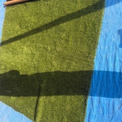 受け渡し予定者決まりました　人工芝　2MX 2M 新品　在庫商品　室内保管　早期取引希望の画像