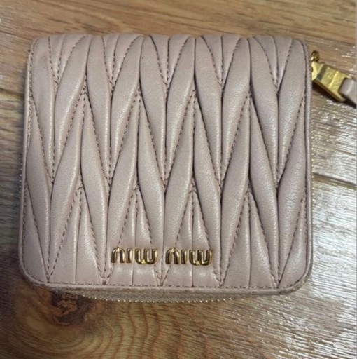miumiu財布