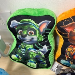 パウパト　　ダイカットクッションの画像