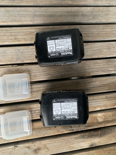 マキタ　バッテリー 18v6a 2個口充電器
