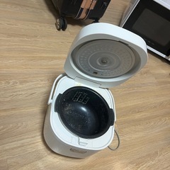 【美品】炊飯器 シャープ 3合 一人暮らし マイコン パン調理機能 ホワイト KSCF05BW KS-CF05B-Wの画像