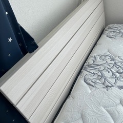 ニット　セミダブルベッド　美品　マットレス　コンセント付き の画像