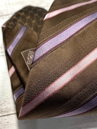 ジモティー限定❗️特別価格‼️かなりお買い得?【極美品】GUCCI高級シルクネクタイ/鑑定済/クリーニング済/当日引渡可‼️