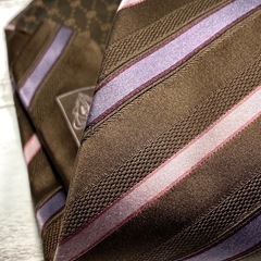 ジモティー限定特別価格‼️かなりお買い得🉐【極美品】GUCCI高級シルクネクタイ/鑑定済/クリーニング済/当日引渡可‼️の画像