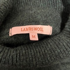 UNIQLO ハイネックウール100%セーターの画像