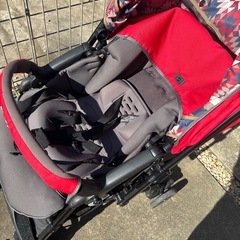 コンビ ベビーカーと出産準備セットの画像