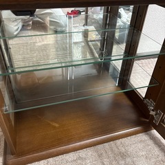 ガラス棚の画像