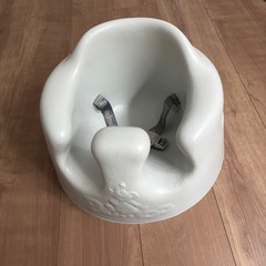Bumbo ベビーチェア グレー テーブル、ベルト付き　バンボの画像