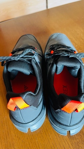 【決まりました】adidas GORE-TEX トレイルランニングシューズ グレー