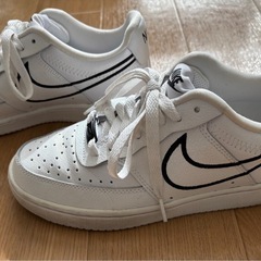 NIKE スニーカー　23センチの画像