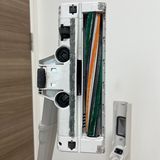 東芝　TOSHIBA コードレス掃除機