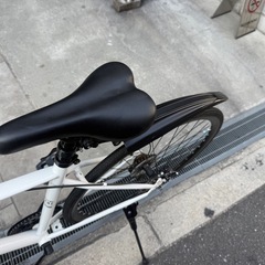 前後ディスクブレーキ付きスポーツ自転車の画像