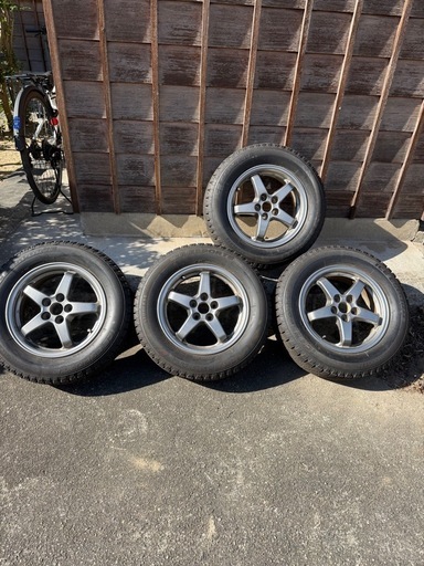 1シーズン使用オートバックス　スタッドレス　　プリウス等