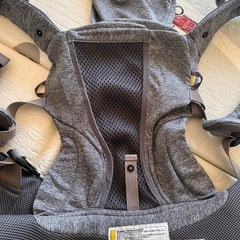 アップリカ／抱っこ紐／横抱きの画像