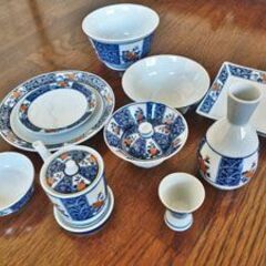 和食器のセットの画像
