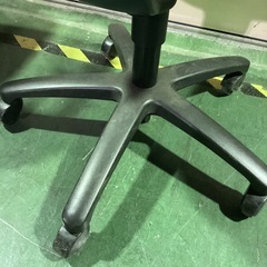 事務用　回転式　ローラー付き　ひじかけ付き　椅子　いす　イス　昇降式　の画像