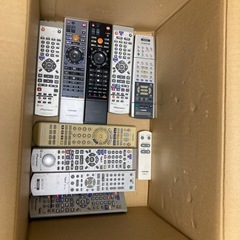 テレビリモコン　エアコンリモコンなどまとめての画像