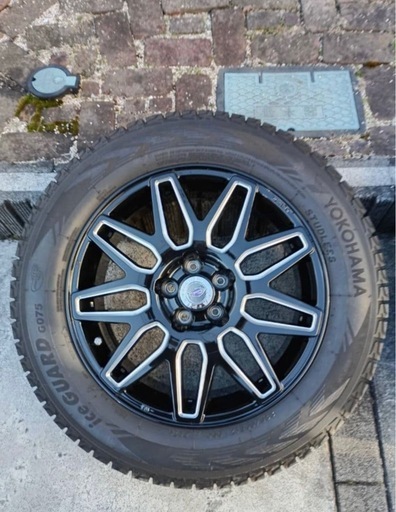 スタッドレスタイヤ　美品！　225/60 r17