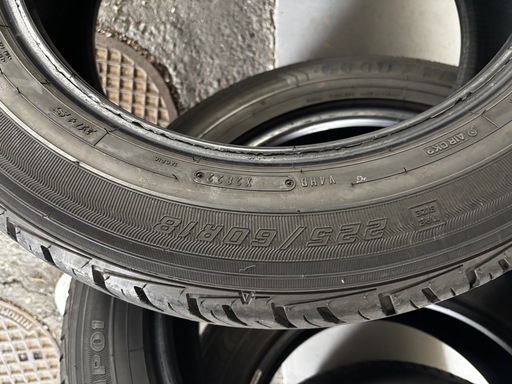 グッドイヤーノーマルタイヤ225/60R18中古